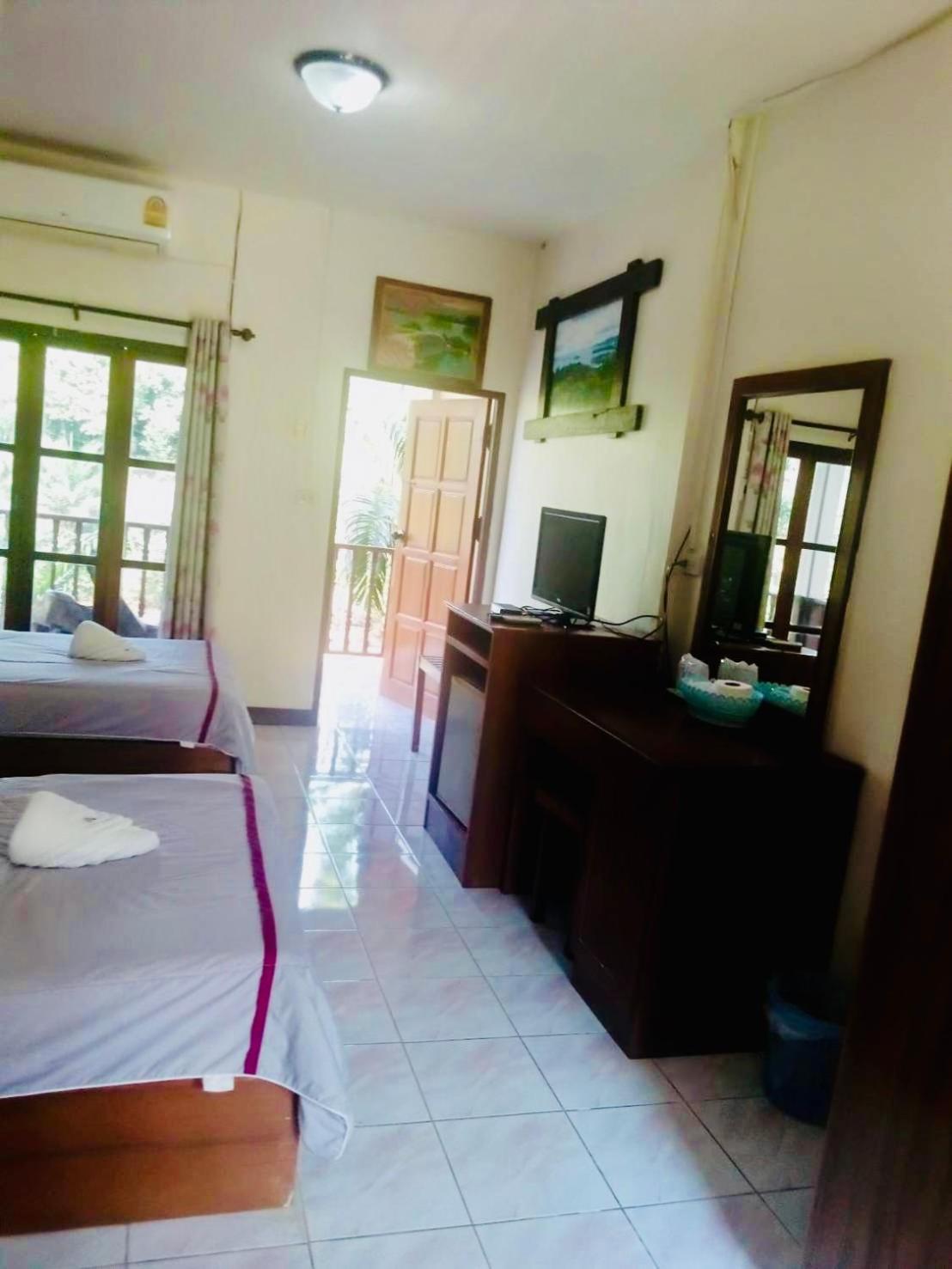Baan Pak Rim Kuaen Resort Ban Chieo Ko Bagian luar foto